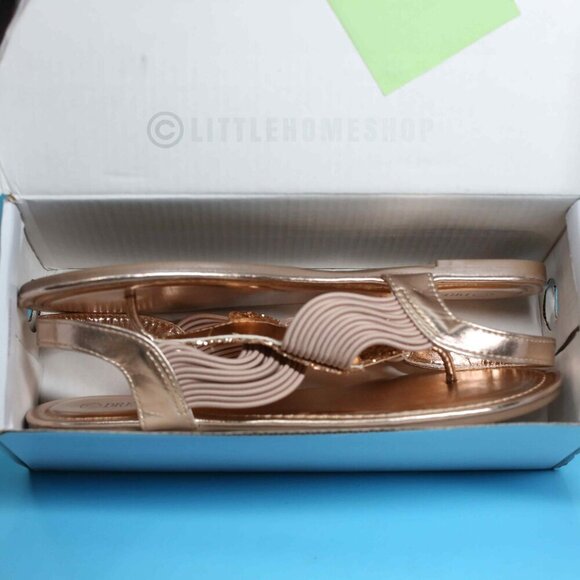 Like New!  Dream Pairs Champagne Gold Metallic Thong Sandal, Size 7 - Picture 9 of 11